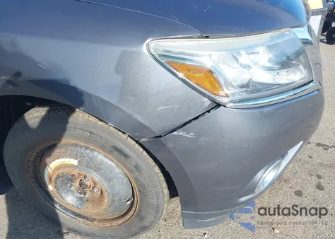 2013 Nissan Pathfinder Platinum z USA, uszkodzony, nr VIN 5N1AR2MM3DC647124